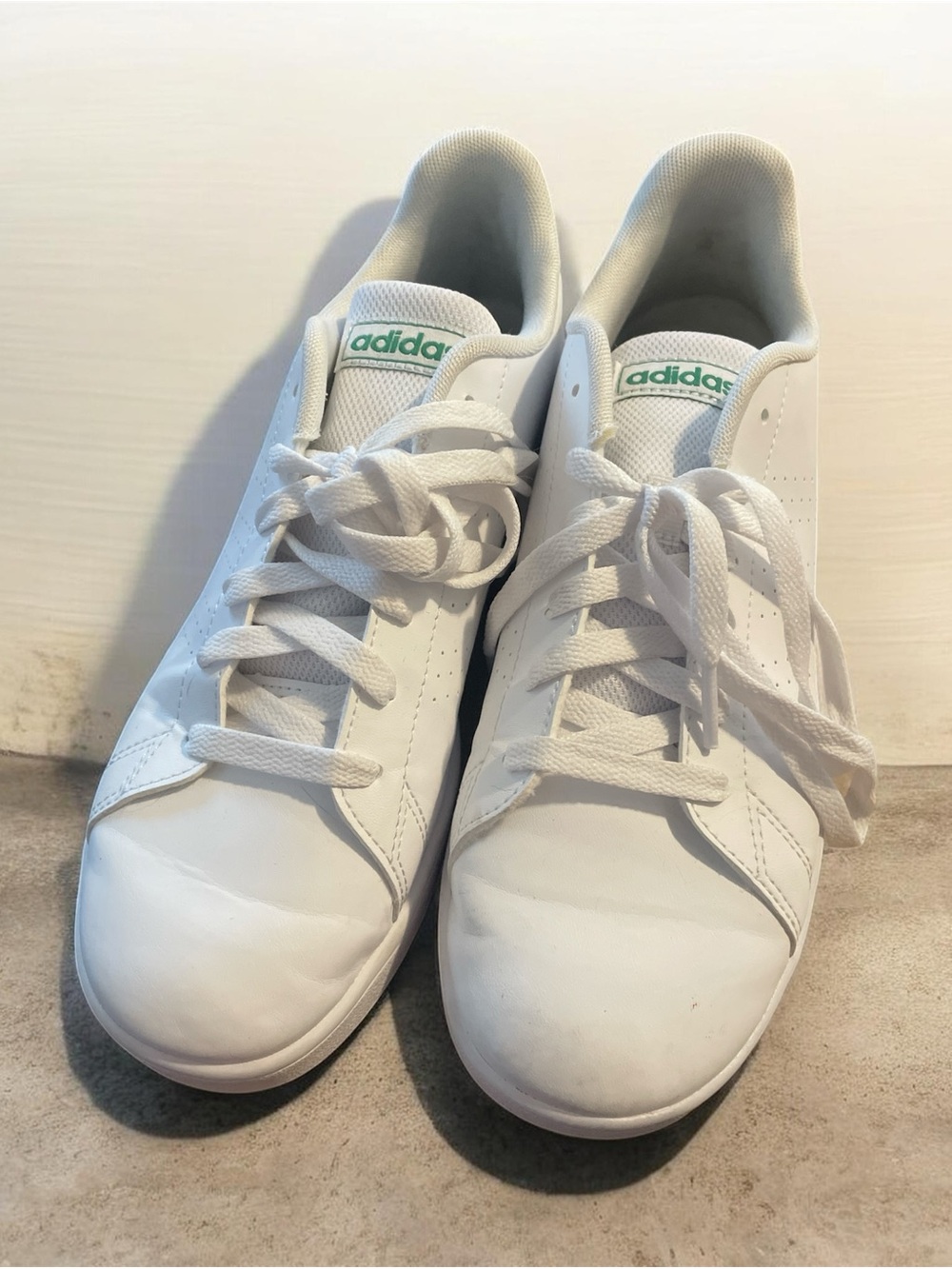 Adidas Classic White Low-Top Sneakers with Green Logo size 6